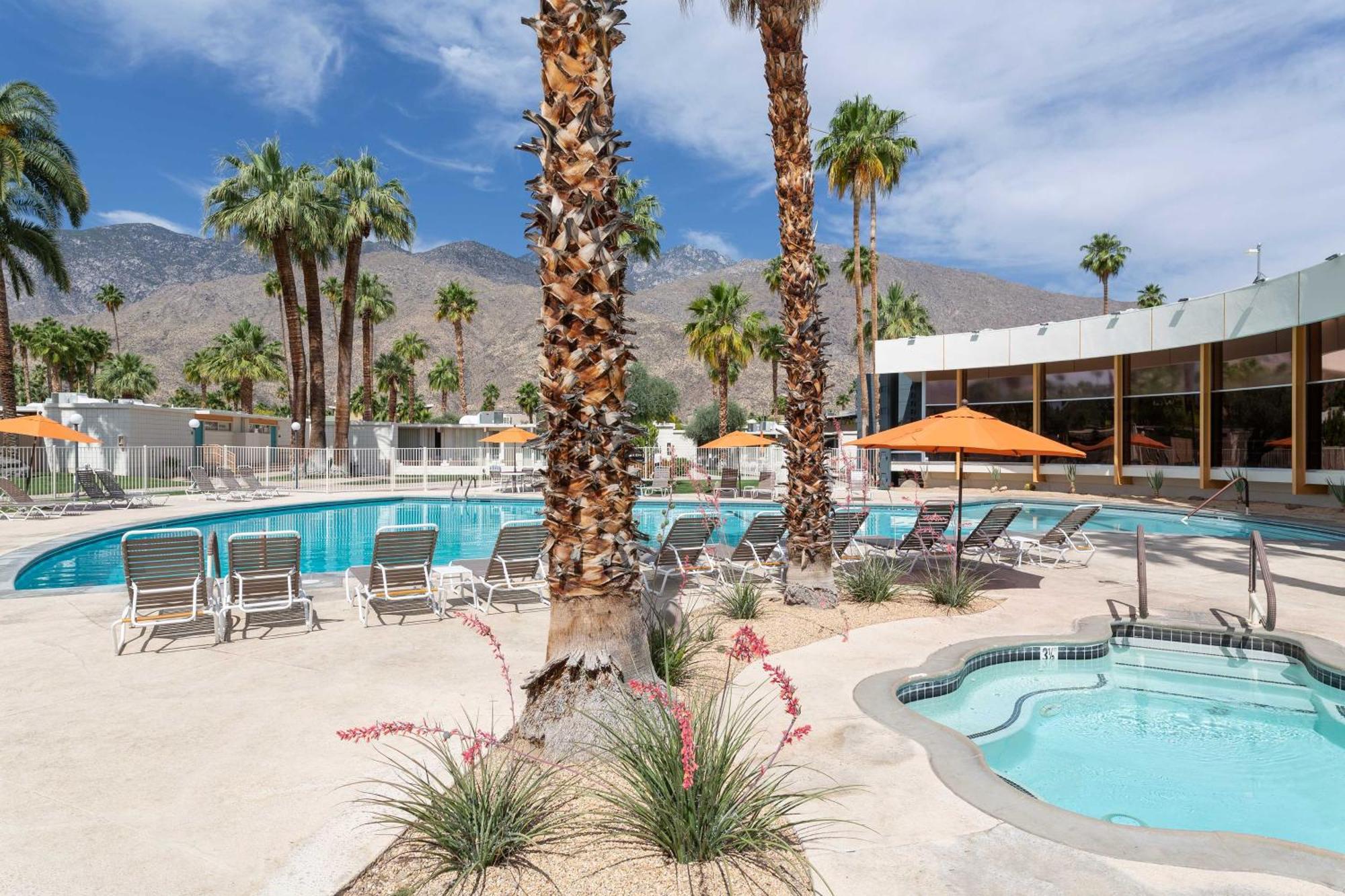 Mid-Century Palm Springs Bungalow With Patio! Luaran gambar